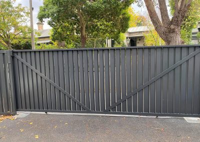 unique fencing gates and metal fabrication