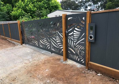 unique fencing gates and metal fabrication